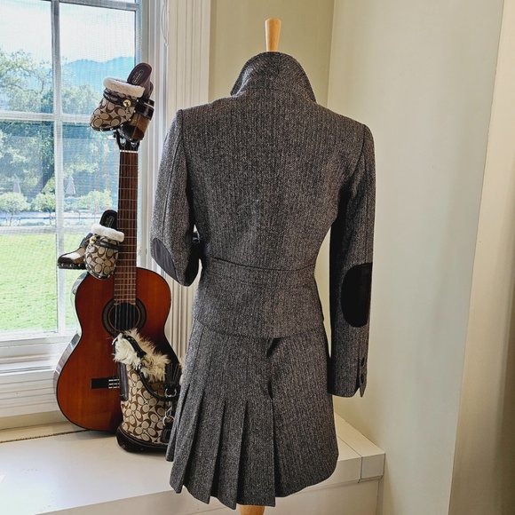 Tailored Tweed Suit (Jacket with Matching Pleated Skirt) - Picture 5 of 7
